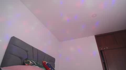 Snapshot of yinn_silver chatting on 02-04-25, 06:57 Yiny online show from 02-04-25, 06:57