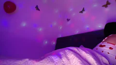 Snapshot of yinn_silver chatting on 02-16-25, 11:59 Yiny online show from 02-16-25, 11:59