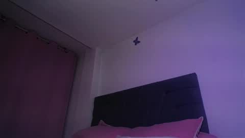 Snapshot of yinn_silver chatting on 09-13-25, 08:25 Yiny online show from 09-13-25, 08:25