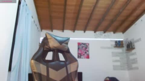 Snapshot of yio__cohen chatting on 11-25-25, 04:34 yio cohen online show from 11-25-25, 04:34