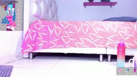 Snapshot of yiovanna19 chatting on 01-18-25, 03:27 Yiovanna online show from 01-18-25, 03:27