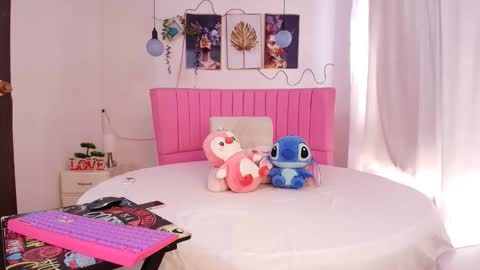 Snapshot of yised_vegas chatting on 11-27-25, 04:31 yised online show from 11-27-25, 04:31