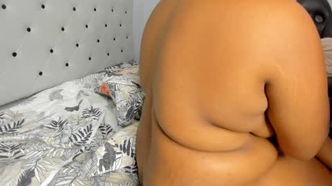 roxie reyes  online show from 01-24-25, 09:28