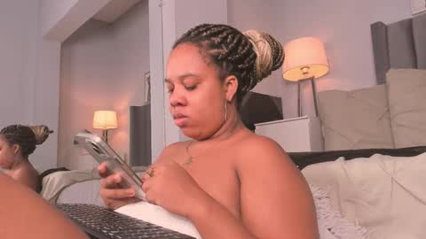 roxie reyes  online show from 09-20-25, 02:01