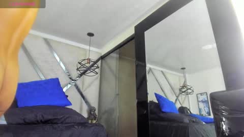 Yiyo online show from 02-20-25, 10:37