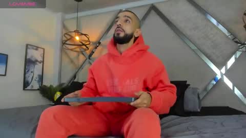 Yiyo online show from 03-07-25, 04:35