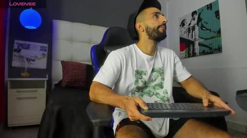 Yiyo online show from 10-12-25, 10:53