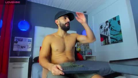 Yiyo online show from 02-15-26, 08:46