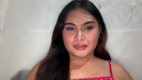 yllana love online show from 12-18-25, 12:00