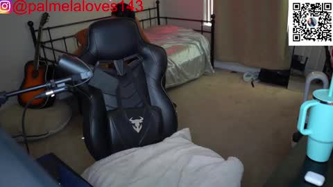 Snapshot of ynaong chatting on 09-13-25, 06:18 Palmela Handerson online show from 09-13-25, 06:18