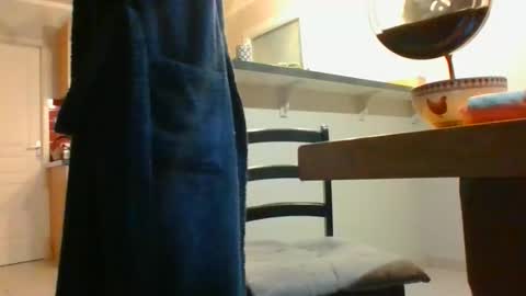 Yoann online show from 10-15-25, 05:29