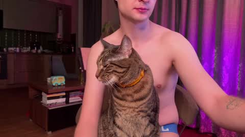 Snapshot of yoga_pizza_420 chatting on 12-10-24, 04:24 Max online show from 12-10-24, 04:24