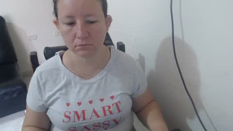 Snapshot of yohis_kiut25 chatting on 02-18-25, 01:11 yohis online show from 02-18-25, 01:11