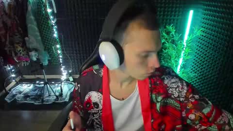 Snapshot of yoi_aji chatting on 11-06-25, 04:30 You can ask my name in pm online show from 11-06-25, 04:30