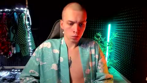 Snapshot of yoi_aji chatting on 11-19-25, 02:17 You can ask my name in pm online show from 11-19-25, 02:17