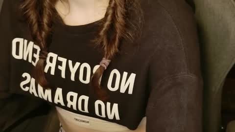 Snapshot of yoka_paradoxxx chatting on 12-03-25, 05:48 yoka_paradoxxx online show from 12-03-25, 05:48