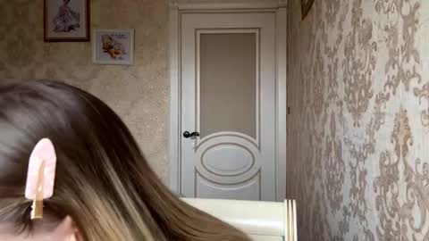 Snapshot of yolondaillovsky chatting on 11-12-25, 06:14 I am Rose ntmu Lets hit 10 Thumbs Up together online show from 11-12-25, 06:14