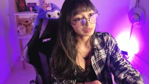 Snapshot of yommi_winx chatting on 11-28-25, 07:44 Yommi Winx online show from 11-28-25, 07:44