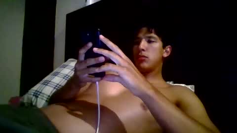 Snapshot of yongmodel00 chatting on 06-08-26, 04:35 yongmodel00 online show from 06-08-26, 04:35