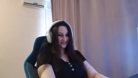 Sophie online show from 03-25-26, 02:12