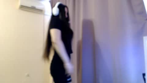 Sophie online show from 04-06-26, 02:18