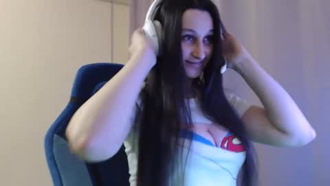 Sophie online show from 04-15-26, 07:58