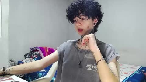 Snapshot of yoonbum_ chatting on 11-20-25, 12:00 Little Mike Independent model online show from 11-20-25, 12:00