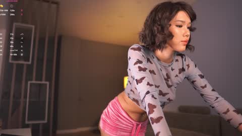 Snapshot of yoori_s chatting on 12-18-24, 12:07 Mika online show from 12-18-24, 12:07