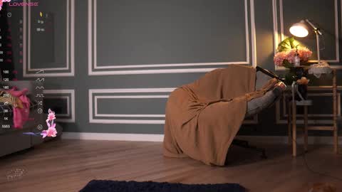 Snapshot of yoori_s chatting on 01-26-25, 06:37 Mika online show from 01-26-25, 06:37