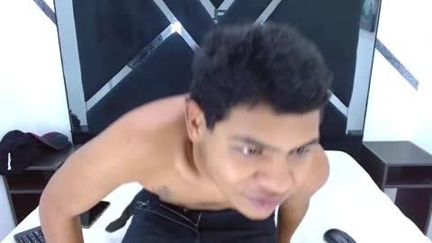 Snapshot of yordi_alpha chatting on 10-23-25, 12:26 Yordi online show from 10-23-25, 12:26