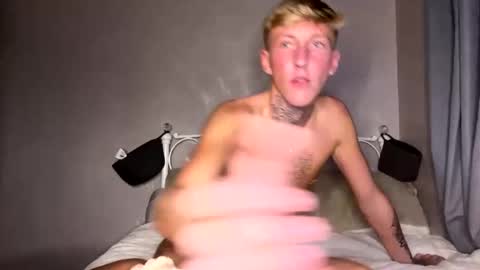 Snapshot of yorkshirelad208 chatting on 01-07-25, 06:24 Harrison online show from 01-07-25, 06:24