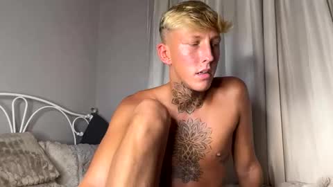 Snapshot of yorkshirelad208 chatting on 12-15-25, 07:29 Harrison online show from 12-15-25, 07:29