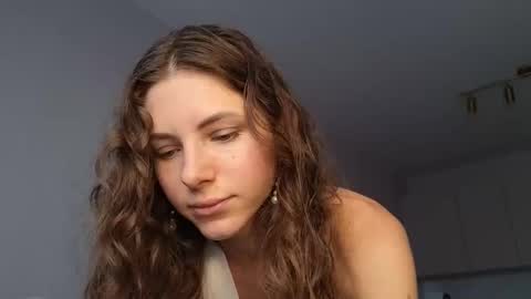Snapshot of you_desire chatting on 04-05-26, 01:52 Liliya online show from 04-05-26, 01:52