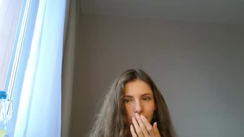 Snapshot of you_desire chatting on 04-06-26, 09:32 Liliya online show from 04-06-26, 09:32