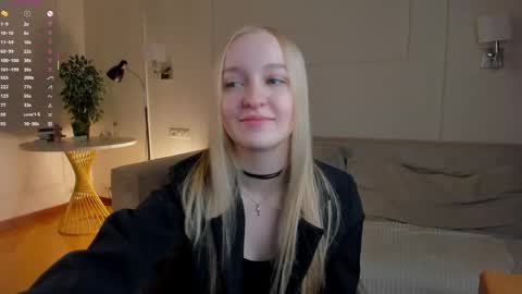 Elizabeth brunette -- Darline blonde  online show from 01-07-26, 07:16