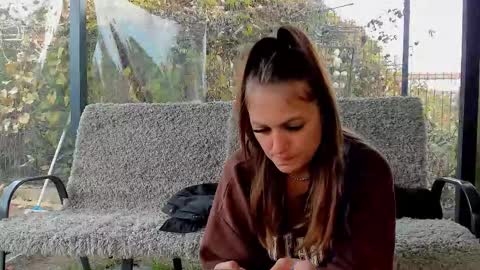 Snapshot of you_love_melisa chatting on 10-23-25, 07:07 private on 18 per minute start private 500 tokensOnlyfans online show from 10-23-25, 07:07