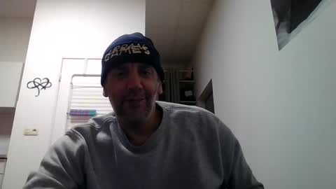 Snapshot of youdeservit chatting on 03-05-25, 06:12 CrayZio online show from 03-05-25, 06:12