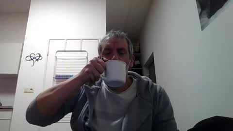 Snapshot of youdeservit chatting on 03-09-25, 03:32 CrayZio online show from 03-09-25, 03:32