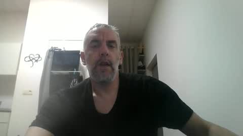 Snapshot of youdeservit chatting on 02-10-26, 06:39 CrayZio online show from 02-10-26, 06:39