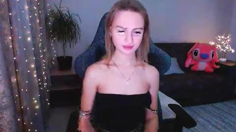 Snapshot of youdreamm chatting on 01-15-25, 02:35 Bella online show from 01-15-25, 02:35