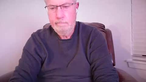 Snapshot of yougogirl_3 chatting on 03-05-25, 11:28 Colorado Guy Straight online show from 03-05-25, 11:28