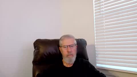 Snapshot of yougogirl_3 chatting on 10-21-25, 01:12 Colorado Guy Straight online show from 10-21-25, 01:12