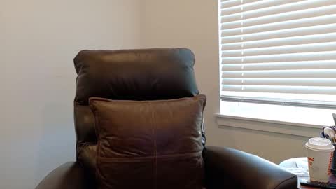 Snapshot of yougogirl_3 chatting on 10-22-25, 05:56 Colorado Guy Straight online show from 10-22-25, 05:56