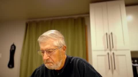 Snapshot of yougogirl_3 chatting on 10-31-25, 01:01 Colorado Guy Straight online show from 10-31-25, 01:01