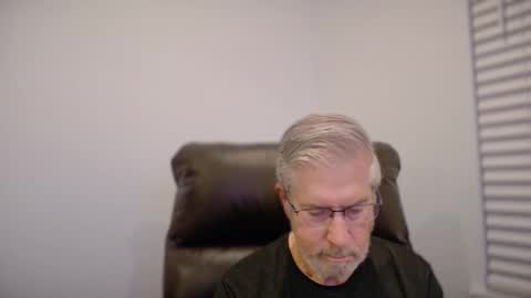 Snapshot of yougogirl_3 chatting on 11-13-25, 02:43 Colorado Guy Straight online show from 11-13-25, 02:43