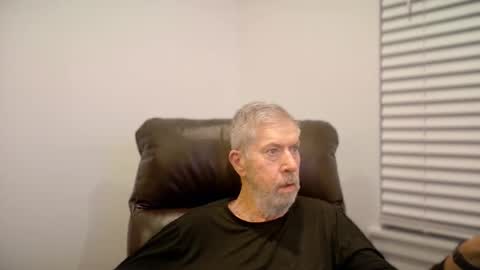 Snapshot of yougogirl_3 chatting on 11-27-25, 01:35 Colorado Guy Straight online show from 11-27-25, 01:35