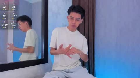 Snapshot of youn_rider chatting on 04-24-26, 08:22 NICOLS online show from 04-24-26, 08:22