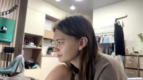 Snapshot of younona chatting on 02-13-26, 07:43 Anna and Luna online show from 02-13-26, 07:43