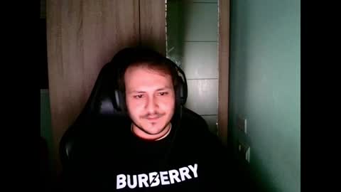 Snapshot of younromki chatting on 12-23-24, 09:51 A... online show from 12-23-24, 09:51