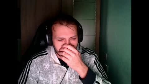 Snapshot of younromki chatting on 12-30-24, 09:40 A... online show from 12-30-24, 09:40